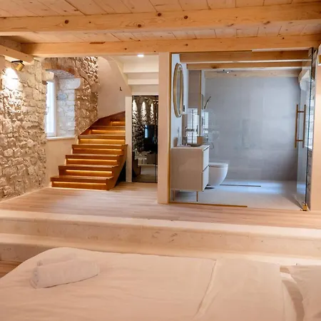 Lillium Heritage Luxury Diocletian's Palace Bed & Breakfast Split