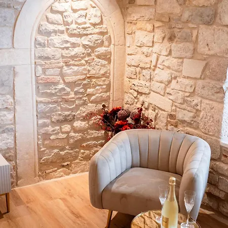 Bed & Breakfast Lillium Heritage Luxury Diocletian's Palace Split